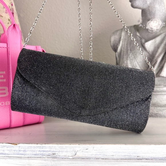 Vintage Chain Glitter Clutch - Picture 8 of 14